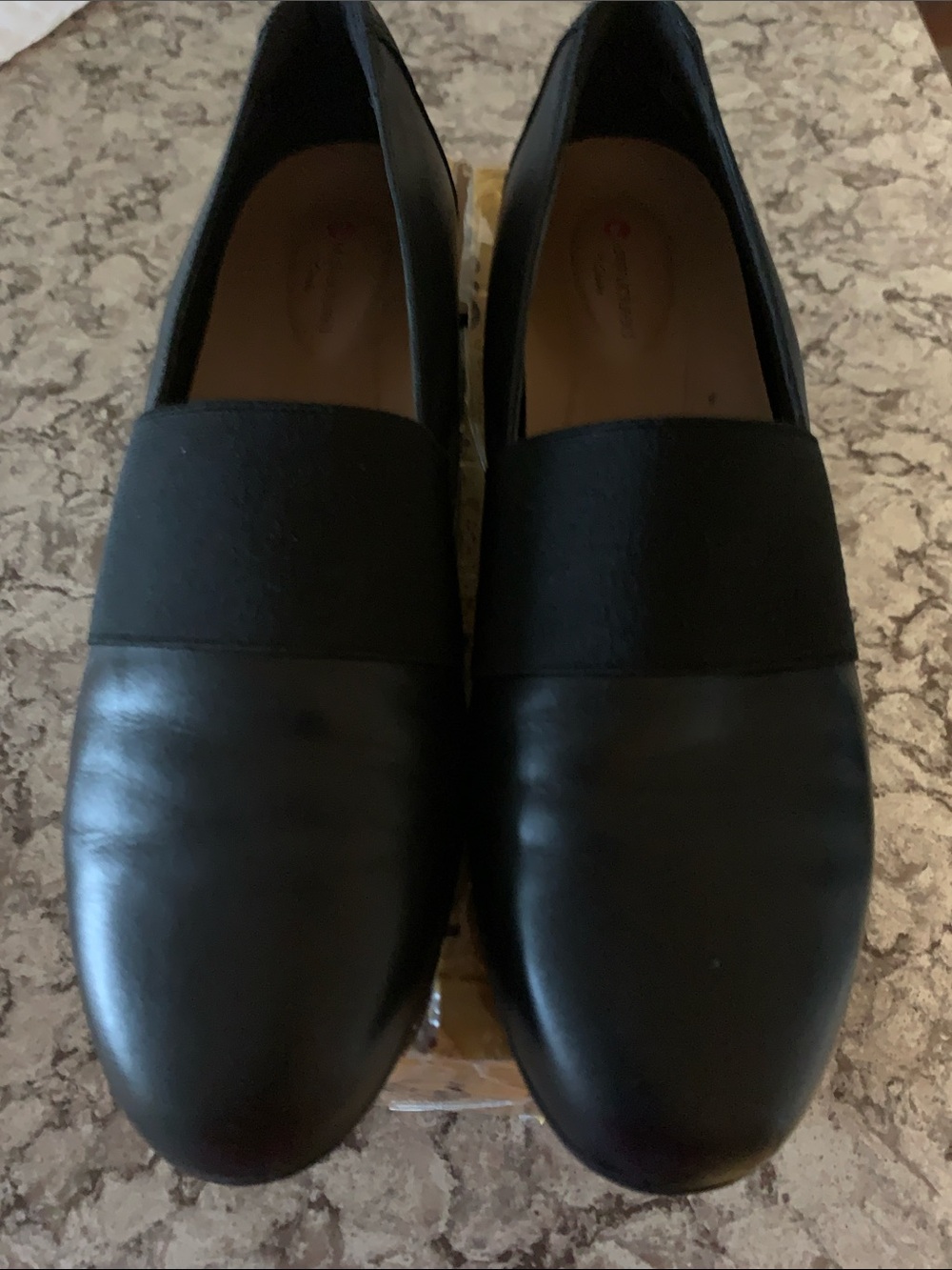 Clarks Women’s Unstructured Leather Slip-On Loafers 9.